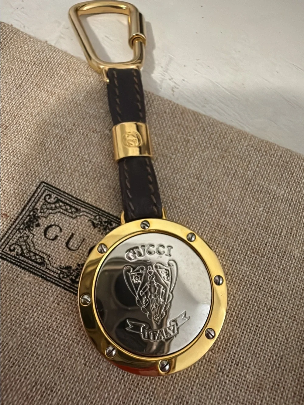 Stunning GUCCI key Chain with dust bag like NEW